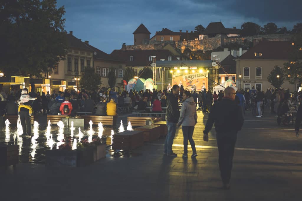 VINO festival in Dobó square