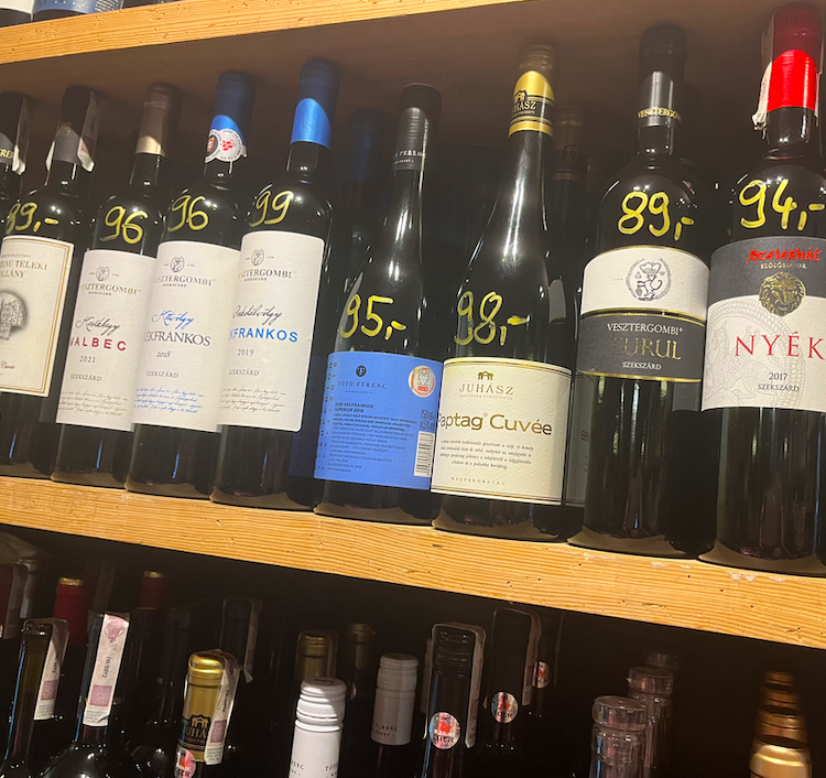 Hungarian red wines in Kociolek i Wino, Warsaw, Poland