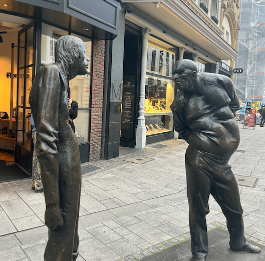 Düsseldorf, Germany, street, sculptures, angry men, photo Ágnes Németh
