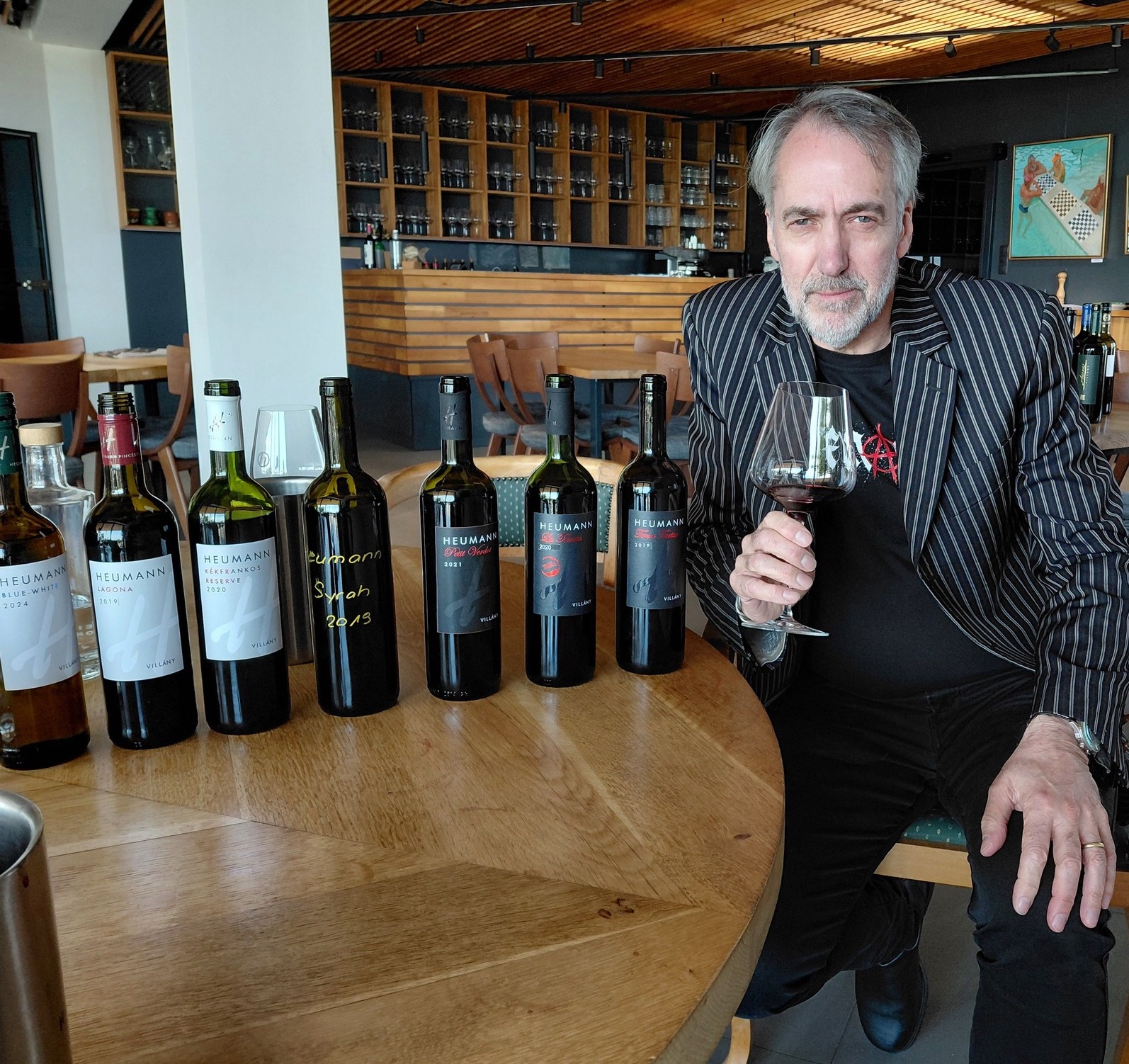 Stuart Pigott tasting Heumann wines in Hungary in 2026