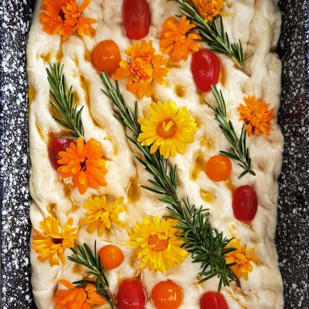 het-kakas-kristinus-focaccia-balaton-hungary Hét Kakas focaccia with edible flowers