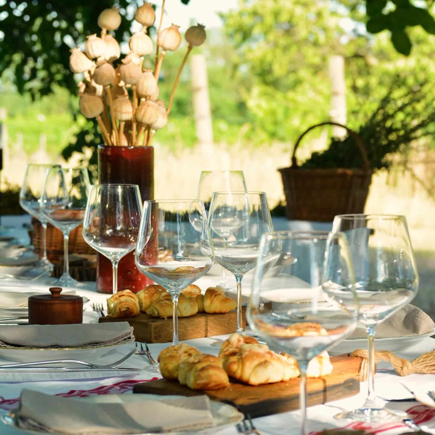 Hét Kakas (Seven Roosters) x Kristinus farm table at Lake Balaton in Hungary